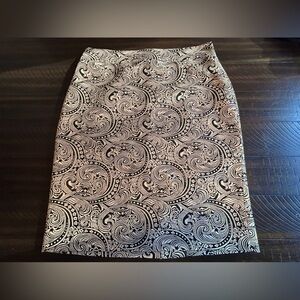 Ann Taylor Elegant Pencil Skirt Black/Cream & Metallic Gold Accents    Size 6